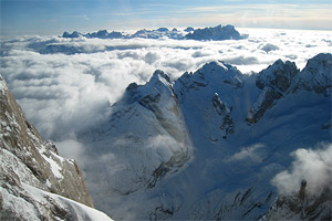 Вид с ледника Мармолада (Marmolada, 3342 м) на южную сторону
